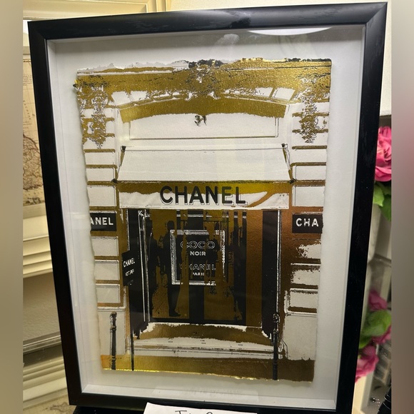 Beautiful Oliver Gal 31 Rue Cambon Framed 11” x 14” Framed Floating Art - Picture 15 of 16